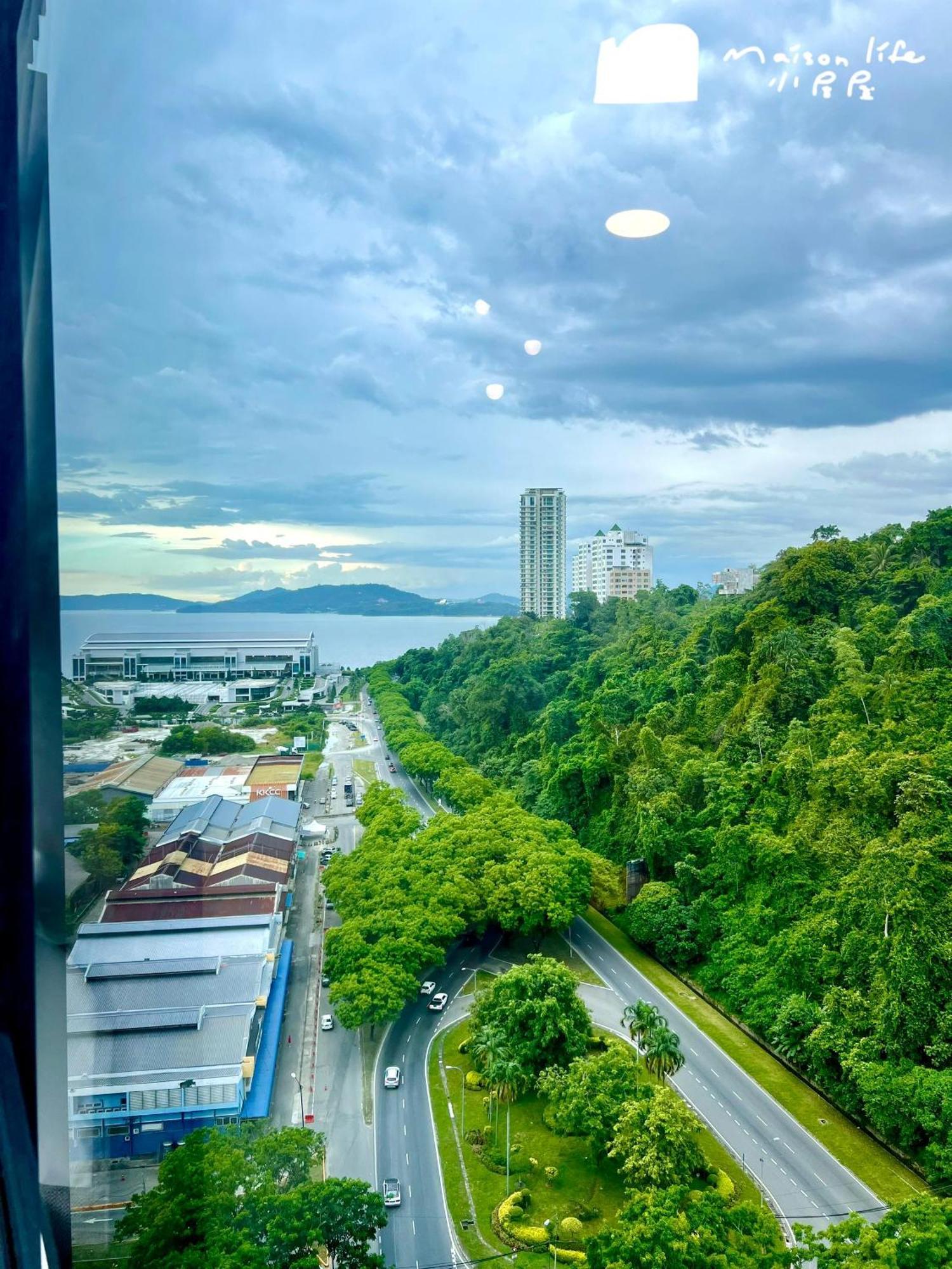 Maison Life 小居屋 Jesselton Quay Citypads Kota Kinabalu Eksteriør billede